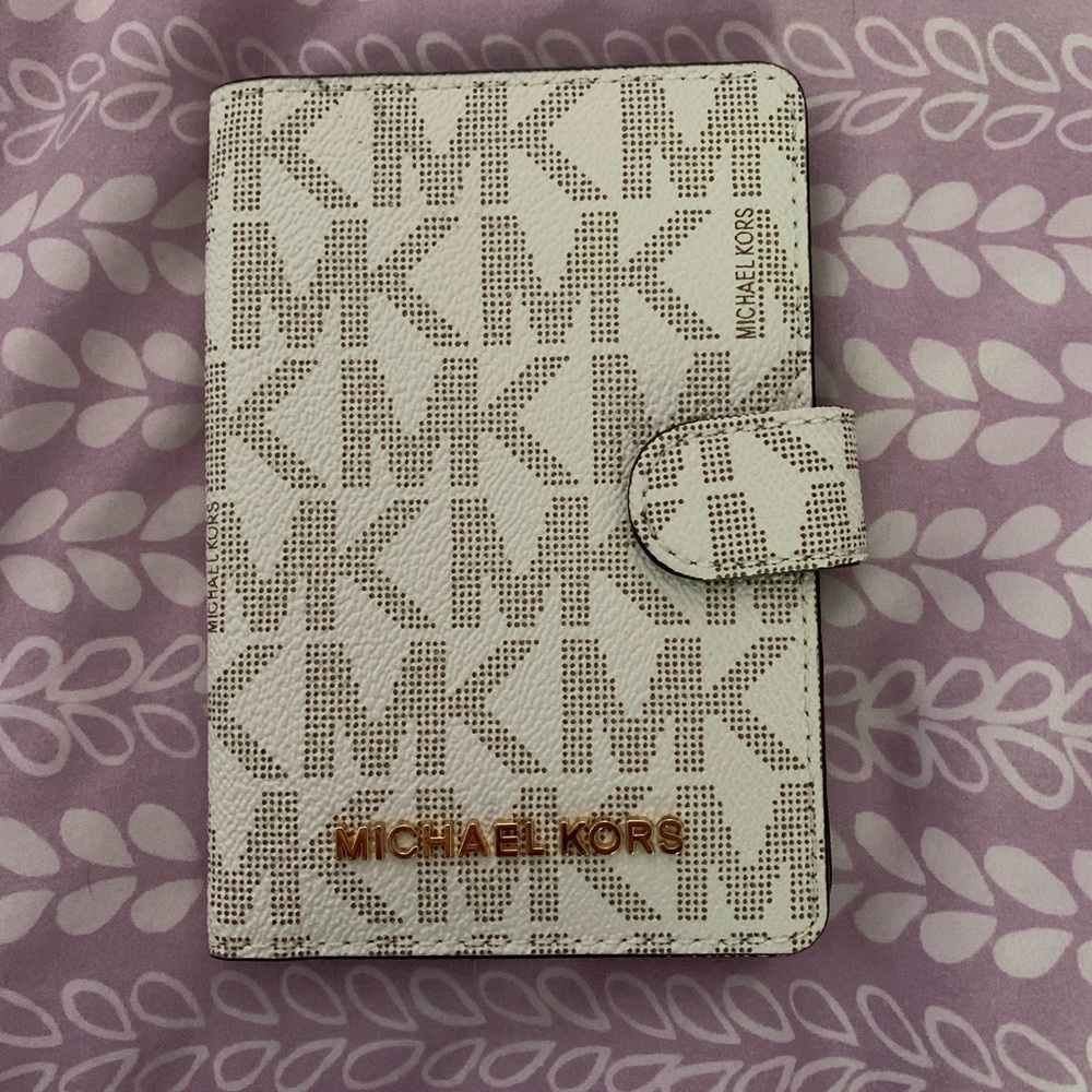 Michael Kors wallet